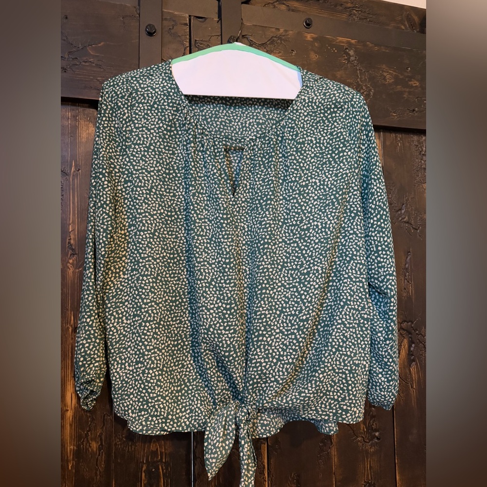 Chic Everyday Blouse from West Kei | Perfect Blend of Comfort & Style